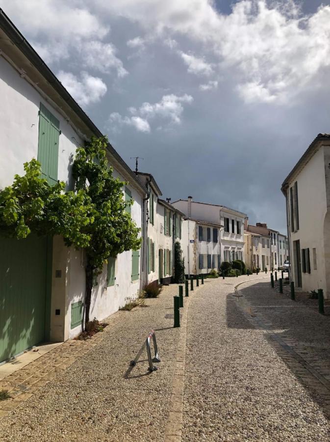 Cosy Apartment In The Center Of La Flotte Luaran gambar